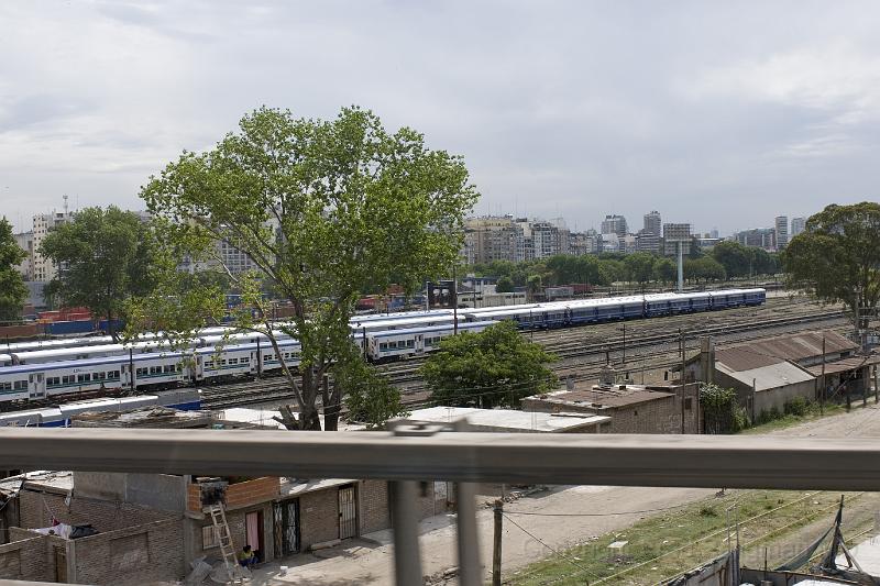 20071201_151015  D200 3900x2600.jpg - Some of the slums on the edge of the railroad track, Buenos Aires